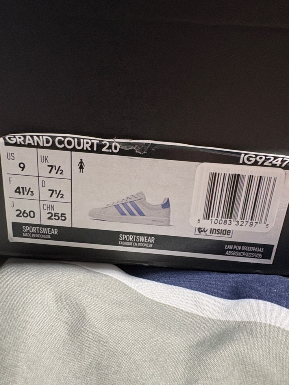 adidas Grand Court 2.0 Sneakers white with periwinkle stripes. New inbox.size 9
